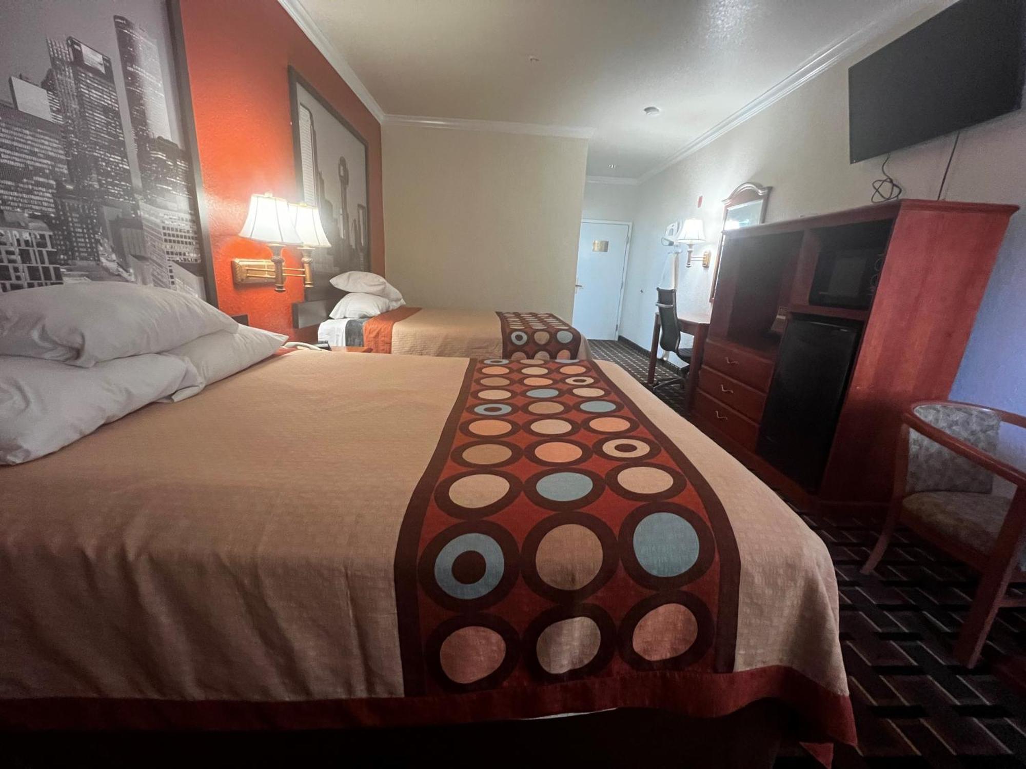 Hotel Super 8 By Wyndham Brookshire Tx Zewnętrze zdjęcie