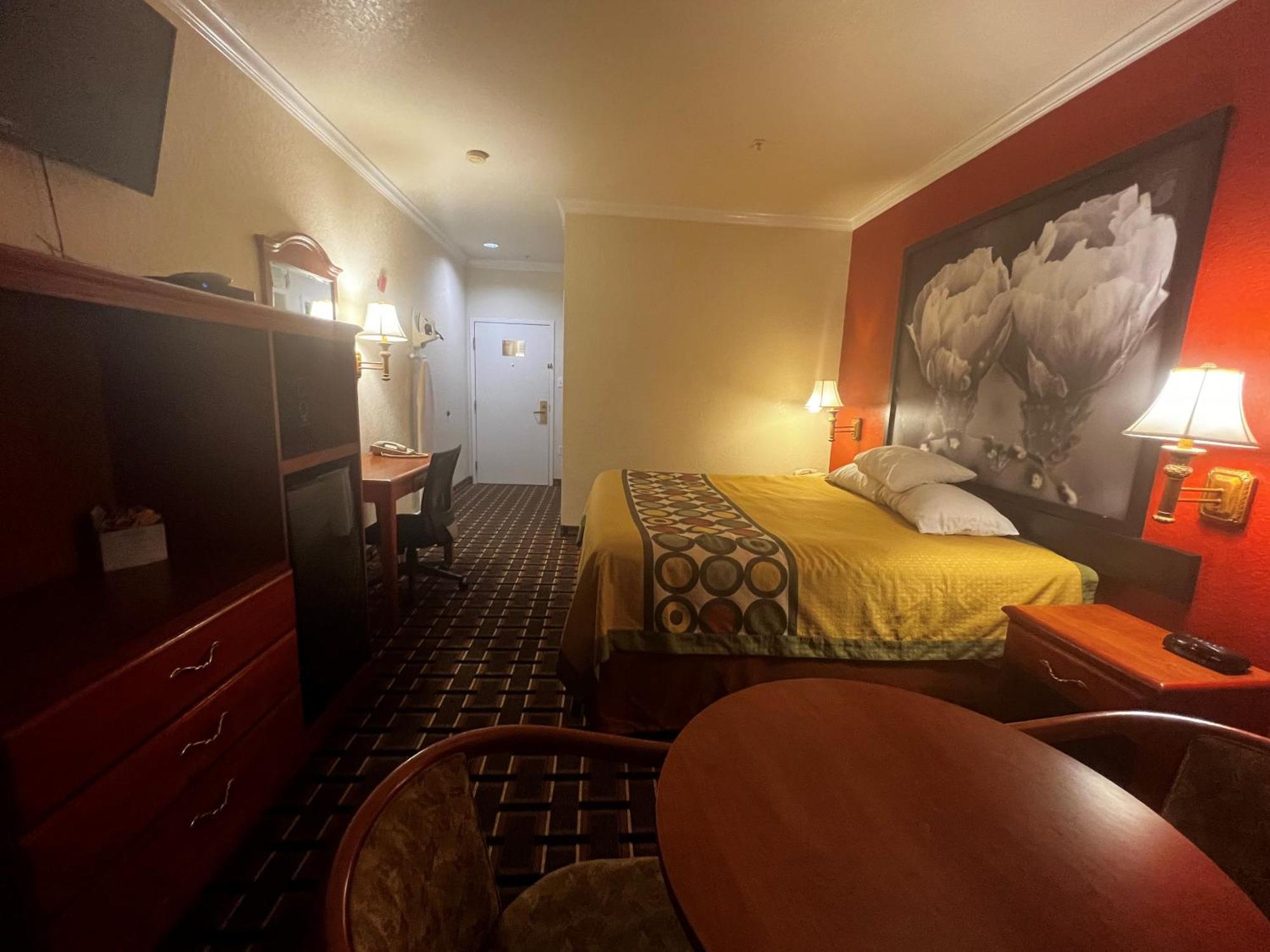 Hotel Super 8 By Wyndham Brookshire Tx Zewnętrze zdjęcie
